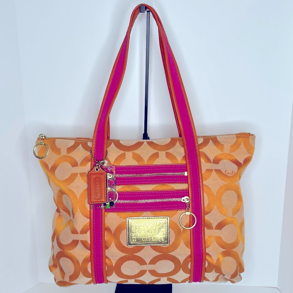 COACH Poppy Shoulder Tote